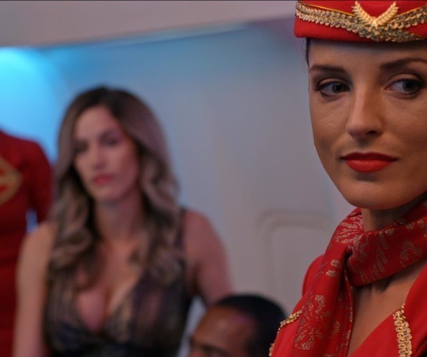 Kelsey Grammer haalt de duistere kant van Katrina Norman naar boven in Money Plane