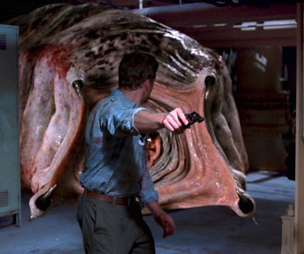 De wormen in Mongolian Death Worm wil je niet tegenkomen