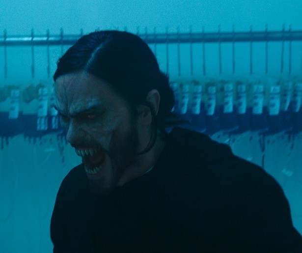 Jared Leto verandert plots in een vampierachtig wezen in Morbius