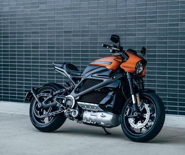 Waarom steeds meer motorrijders kiezen voor lange toertochten in eigen land