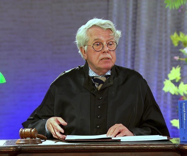 Ruziënde naamgenoten in Mr. Frank Visser Doet Uitspraak