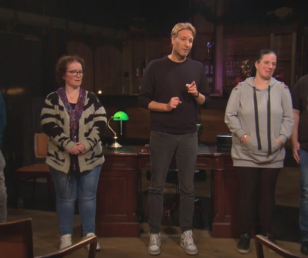 Renate en Twan zijn de overlast van hun buren helemaal zat in Mr. Frank Visser Doet Uitspraak