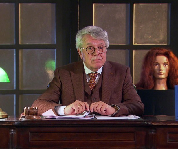 Mr. Frank Visser laat zich niet zomaar uit het veld slaan in Mr. Frank Visser Doet Uitspraak