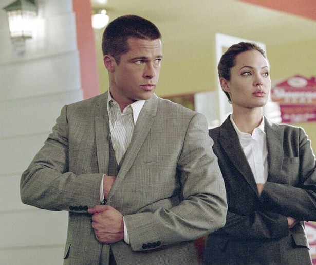 Het vuur tussen Brad Pitt en Angelina Jolie laait langzaam weer op in Mr. & Mrs. Smith
