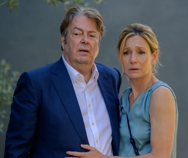 Roger Allam en Nancy Carroll bundelen nog één keer hun krachten in slot Murder in Provence