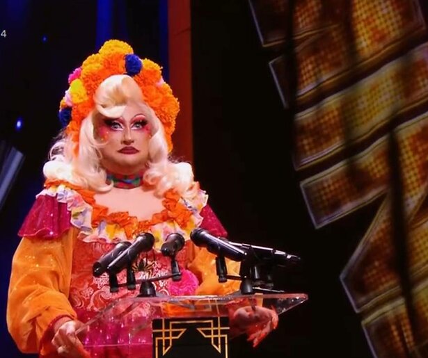 Wie is Dolores Flores in Make Up Your Mind 2025?