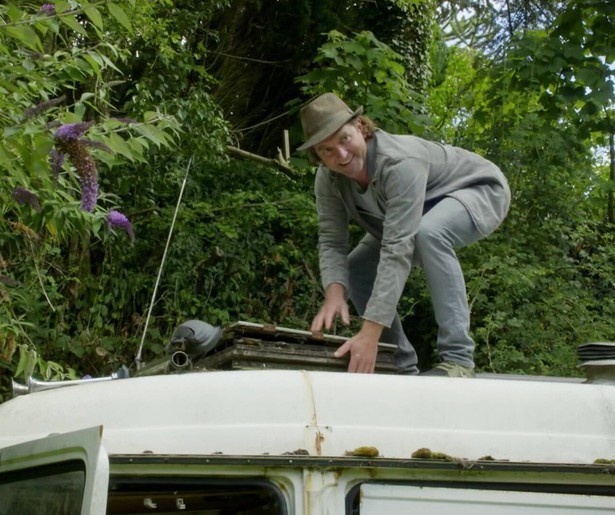 Simon Parfett steekt zijn handen uit de mouwen in My Unique B&B