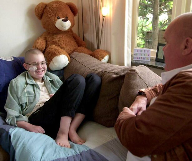 Myrthe (13) heeft verdrietig nieuws voor Paul de Leeuw in Niet Klein te Krijgen