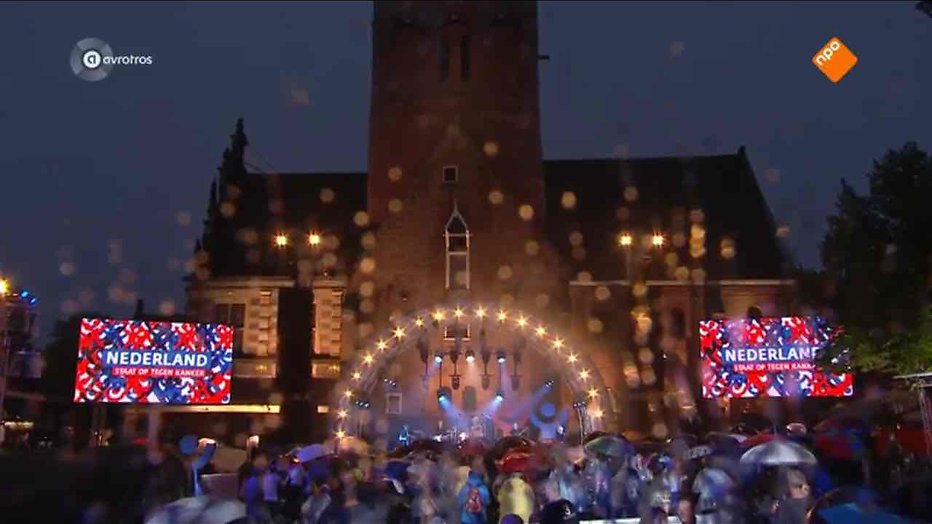 De TV van gisteren: Waterballet bij Nederland Staat op Tegen Kanker scoort 828.000