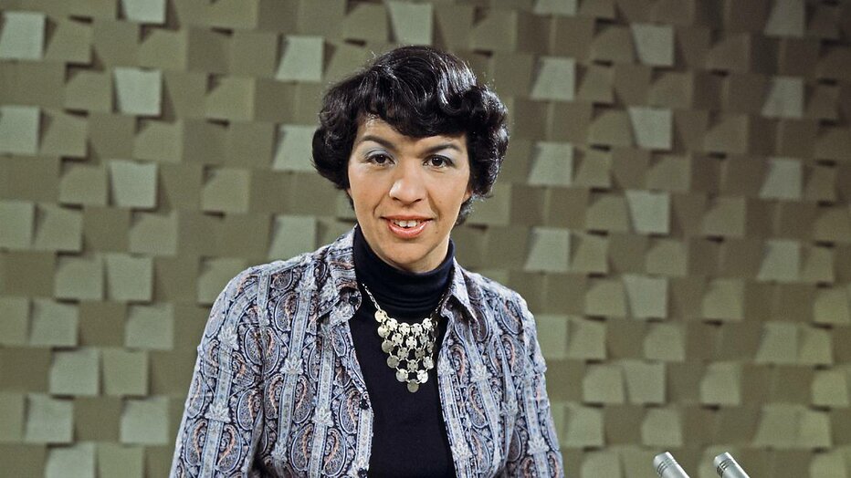 Eerste vrouwelijke nieuwslezer NOS Journaal, Eugènie Herlaar, overleden.