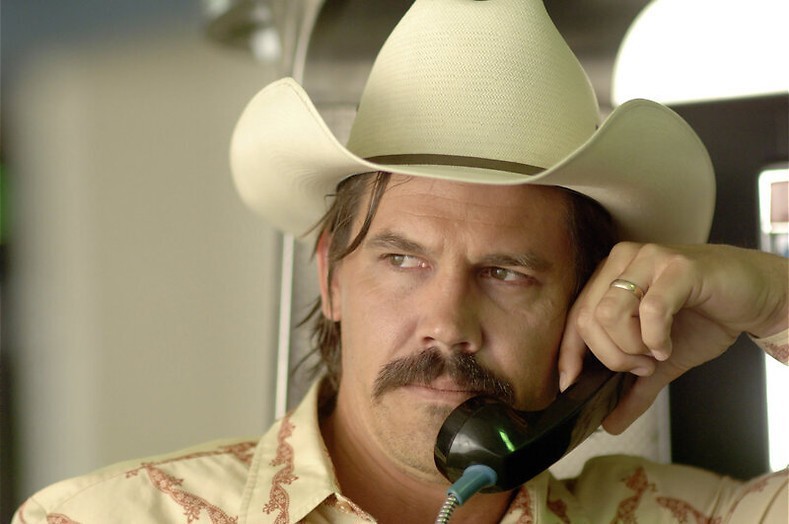 Javier Bardem Is Doodeng In No Country For Old Men Televizier Nl