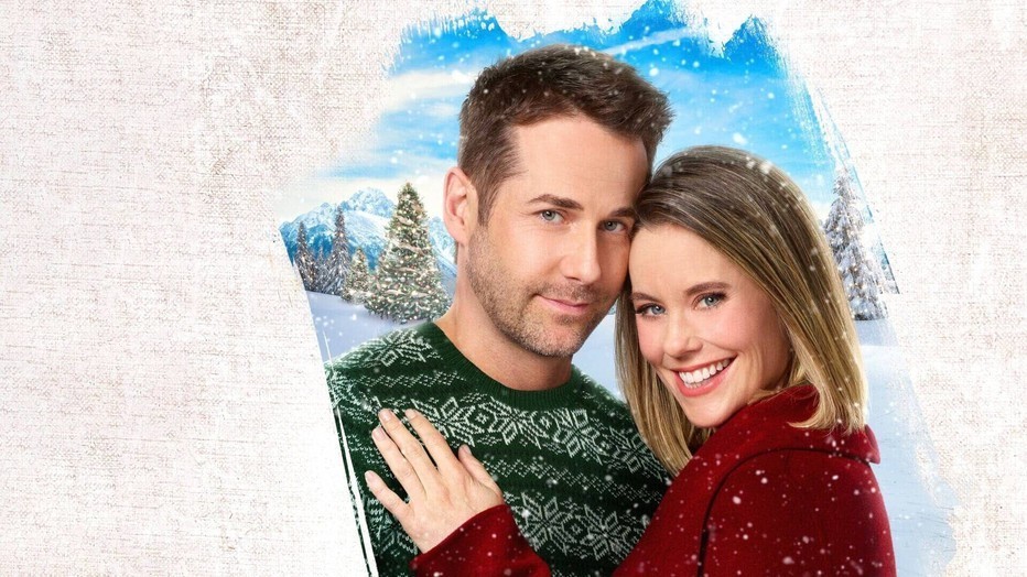 Ashley Williams en Niall Matter in Never Kiss a Man in a Christmas Sweater Ashley Williams en Niall Matter in Never Kiss a Man in a Christmas Sweater