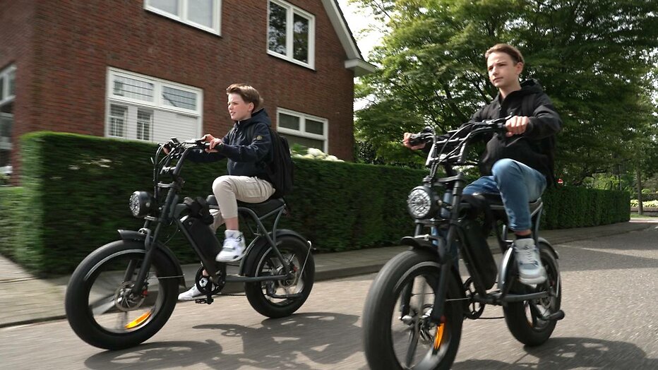 Pubers Guilleaume en Owen in het gelijknamige programma Pubers!.