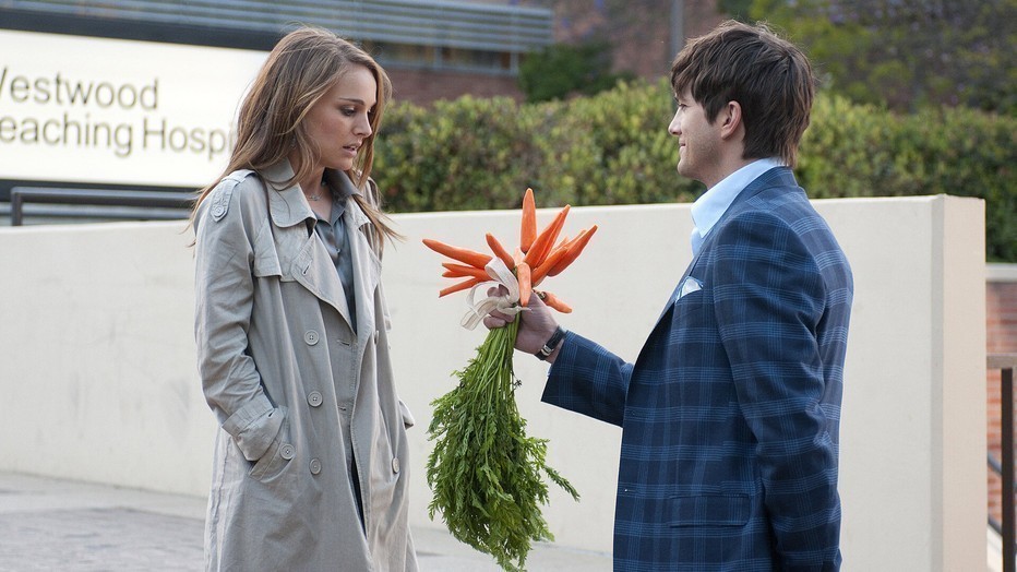 Nathalie Portman en Ashton Kutcher in No Strings Attached