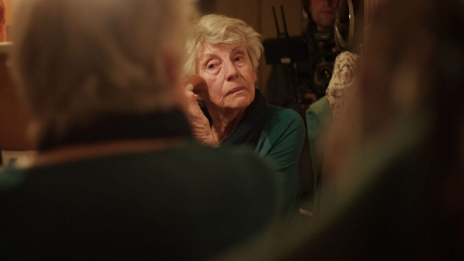 Oma Coby Boot in NPO Doc: De Glazen Kerk