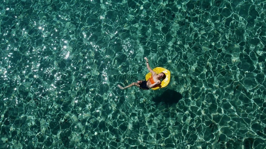 Still uit NPO Doc: Omarm me