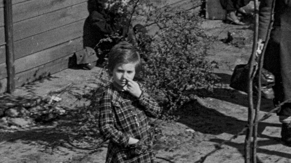 Still uit NPO Doc: What What They Found in Bergen-Belsen