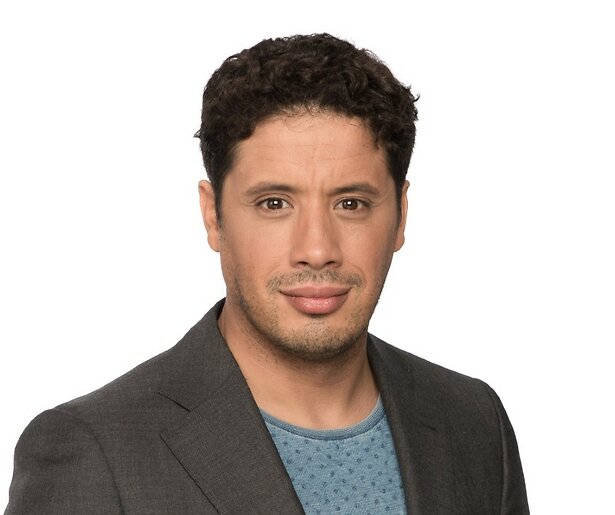 NOS-correspondent Mustafa Marghadi gewond na aanrijding