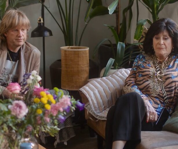 De TV van gisteren: Stijgend aantal kijkers ziet hoe Tante Cor het geheim van Martin ontdekt in Gooische Vrouwen
