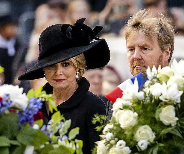 De TV van gisteren: Nationale Dodenherdenking weer met publiek