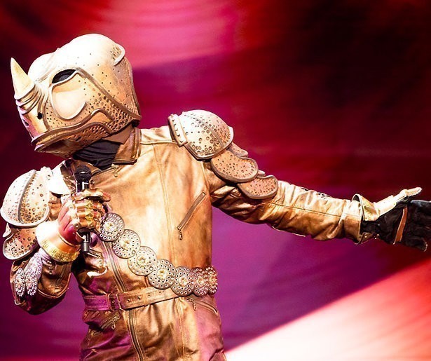 Videosnack: Wie zit er toch in dat neushoornpak?! 