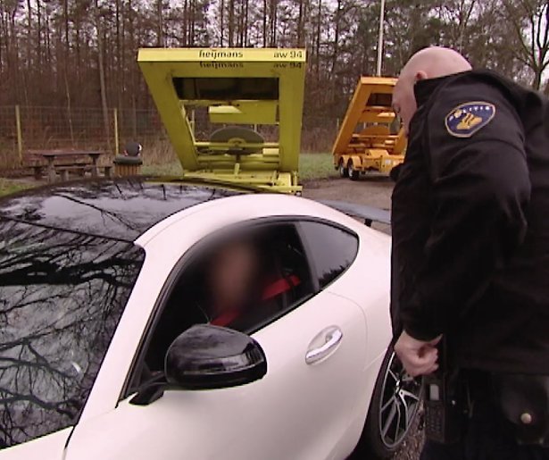 Nicky Romero duikt op in Wegmisbruikers