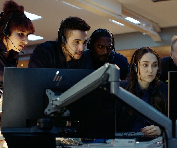 De TV van gisteren: Dramaserie NOOD start enigszins teleurstellend