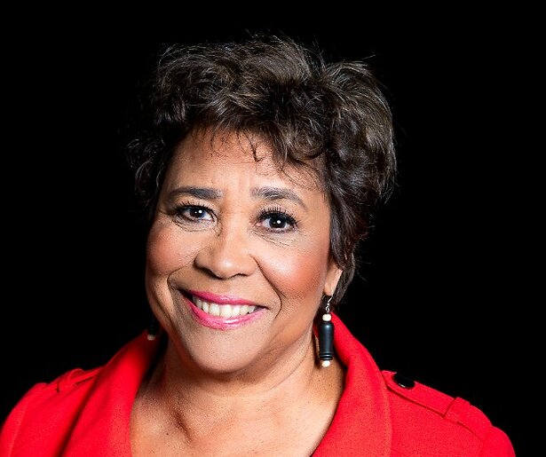 Noraly Beyer komt langs bij Cornald Maas op Oerol