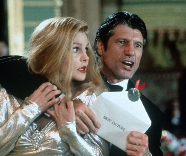 Kan Leslie Nielsen de Oscars redden in Naked Gun 33 1/3: The Final Insult? 