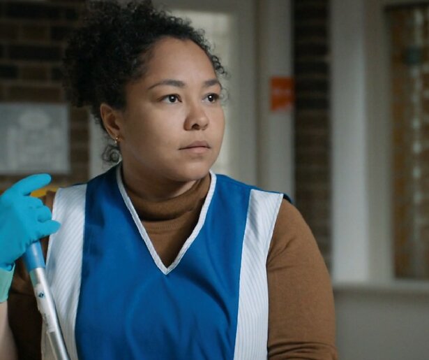 Naomi van der Linden gaat undercover en komt tot verrassende bevindingen in Flikken Rotterdam