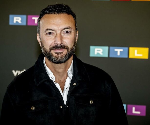 Oeps! Nasrdin Dchar kan wel door de grond zakken tijdens ontmoeting met de koningin