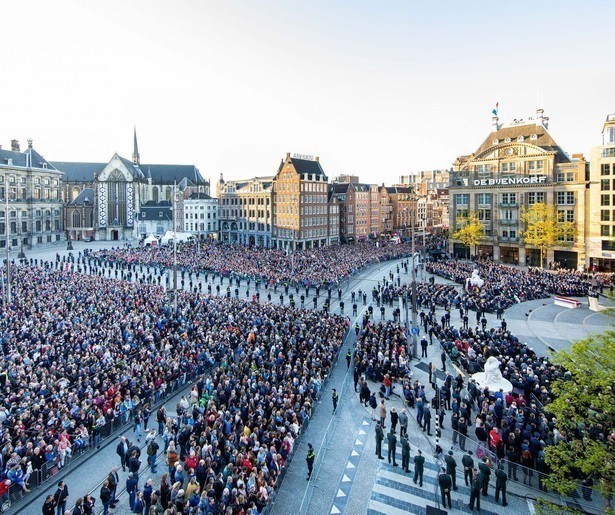 Weer publiek aanwezig bij de Nationale Herdenking in Amsterdam
