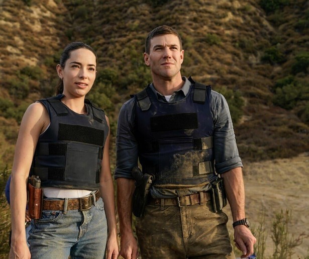 Austin Stowell en Mariel Molino gaan weer op onderzoek uit in NCIS: Origins