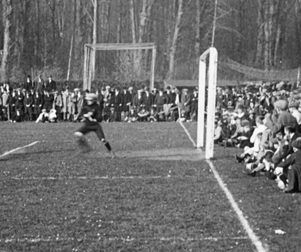 De opkomst van sportverenigingen staat centraal in nieuwe aflevering Nederland op Film