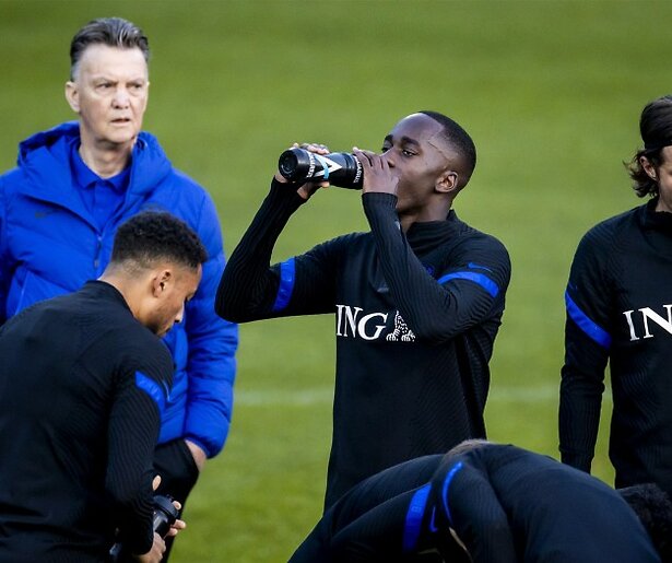 Wie treft Oranje in de poule tijdens het WK voetbal in Qatar?