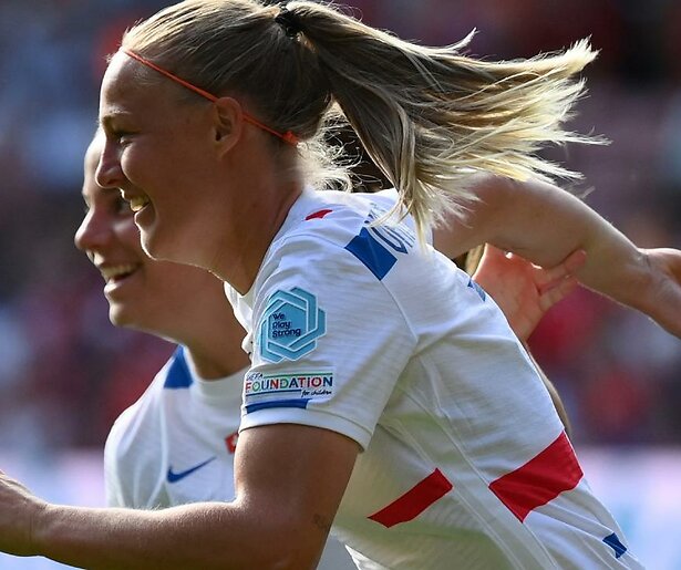 Halen de OranjeLeeuwinnen de halve finale? 