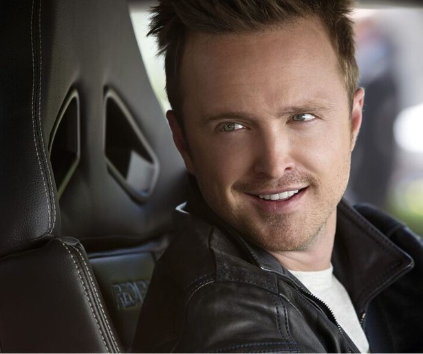 Garagehouder Aaron Paul scheurt in snelle auto's in Need for Speed