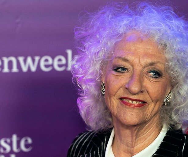 Nelleke Noordervliet leest haar eigen verhaal voor tijdens de Nationale Voorleeslunch 2025