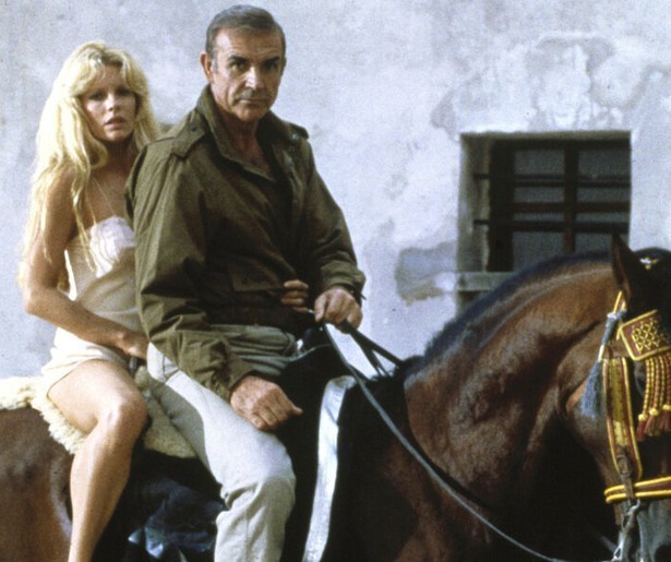 Sean Connery doet er nog eentje als James Bond