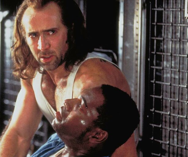 Nicolas Cage ziet ze vliegen in actiefilm Con Air