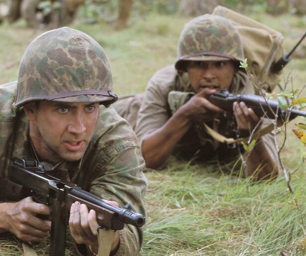 Nicolas Cage neemt Adam Beach onder zijn hoede in Windtalkers op RTL 7