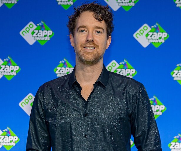 Niels van der Laan peinst niet over stoppen met Sinterklaasjournaal: 'Ik ben vooral geschrokken'