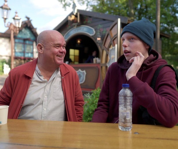 Paul de Leeuw gaat samen met Tibbe op afscheidstour naar de Efteling in Niet Klein te Krijgen