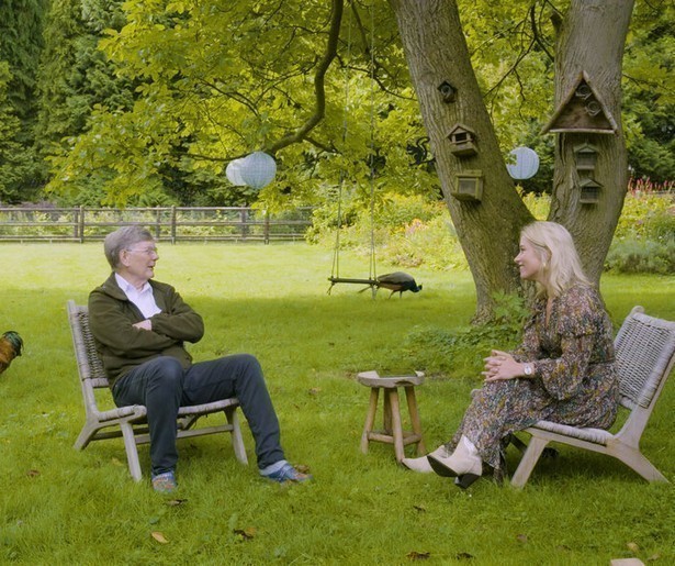 Carrie ten Napel spreekt met bekende coronagezichten