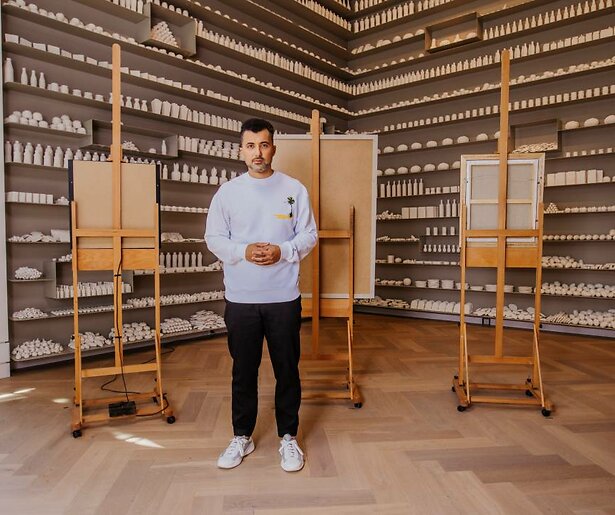 Özcan Akyol maakt nieuwe gasten bekend van nieuw seizoen Sterren op het Doek