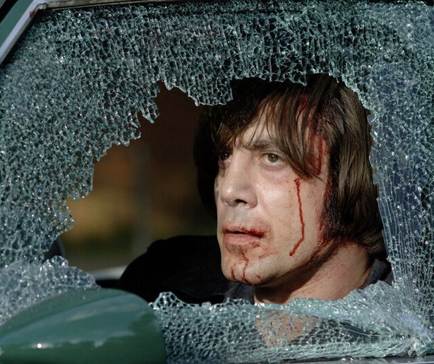 Javier Bardem is doodeng in No Country For Old Men