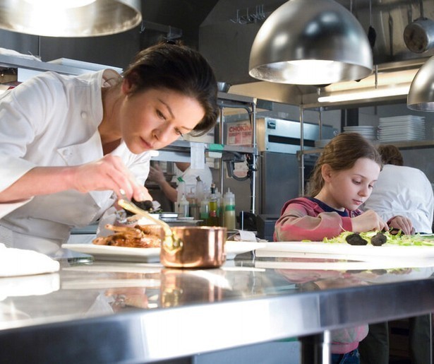 Het leven van chefkok Catherine Zeta-Jones komt op zijn kop te staan
