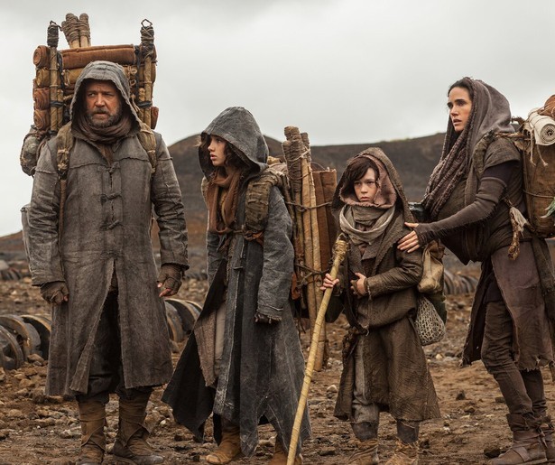 Russell Crowe bouwt een ark om te ontsnappen in Noah