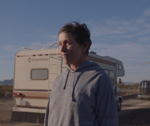 Frances McDormand leeft als nomade in Nomadland