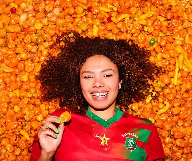 Paramaribo Pepers-presentatrice Noni Kooiman maakt haar opwachting in De Slimste Mens